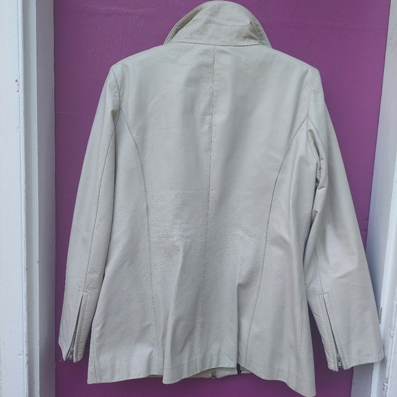 Danier cream leather jacket, M, lined, with extra zip-out winter lining - Picture 8 of 8